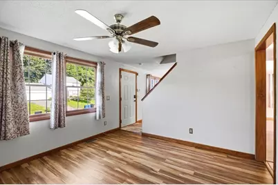 18 Scott Hollow Dr, Holyoke, MA 01040 - Photo 5