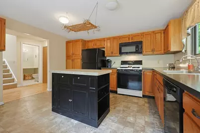 25 Country Club Ln #D, Milford, MA 01757 - Photo 3
