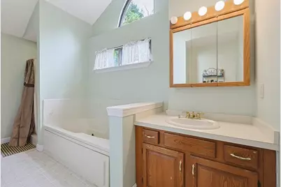 25 Country Club Ln #D, Milford, MA 01757 - Photo 21
