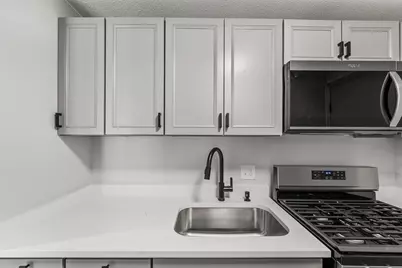 345 Pawtucket Blvd #14, Lowell, MA 01854 - Photo 11