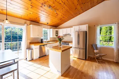 17 Atwater Pl, West Brookfield, MA 01585 - Photo 5
