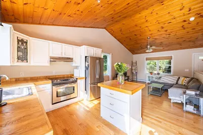 17 Atwater Pl, West Brookfield, MA 01585 - Photo 7