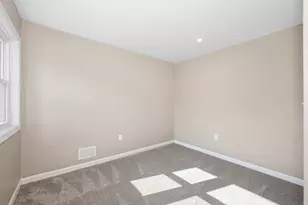 38 Farmland Rd, Lowell, MA 01850 - Photo 19