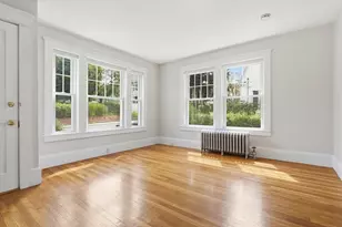 34 Daniels St, Lowell, MA 01852 - Photo 9