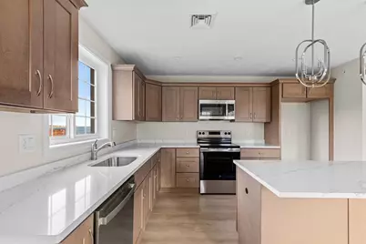 393 Court St #Unit 7, Plymouth, MA 02360 - Photo 3