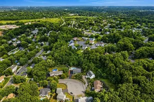 4 Waldingfield Ln, Peabody, MA 01960 - Photo 3