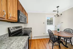 28 Essex Green Ln, Peabody, MA 01960 - Photo 9