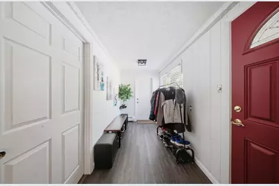 330 Lake St, Shrewsbury, MA 01545 - Photo 9