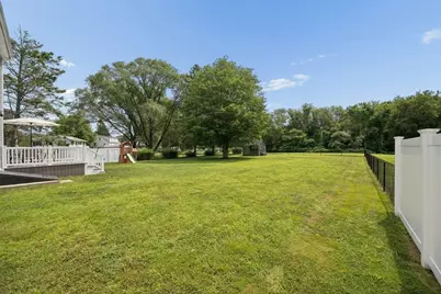 706 Russells Mills Rd, Dartmouth, MA 02748 - Photo 25