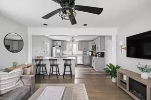 706 Russells Mills Rd, Dartmouth, MA 02748 - Photo 5