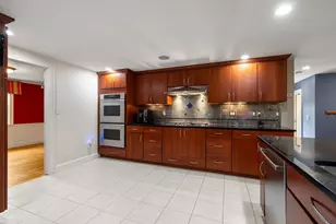 42 Sheridan Rd, Wellesley, MA 02481 - Photo 7
