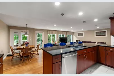 42 Sheridan Rd, Wellesley, MA 02481 - Photo 9