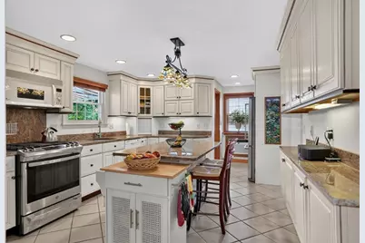 166 Waverly Avenue, Melrose, MA 02176 - Photo 9