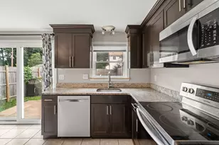 19 Orchard Ave, Haverhill, MA 01830 - Photo 5