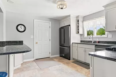 86 Pond, Methuen, MA 01844 - Photo 7