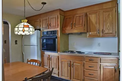 11 Almon Ave, West Springfield, MA 01089 - Photo 11