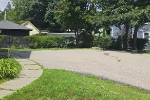 8 Hadwen Rd, Worcester, MA 01602 - Photo 17