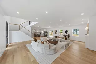 35 Fairview Ave, Lynnfield, MA 01940 - Photo 3