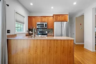 17 Oakes Cir, Millbury, MA 01527 - Photo 9