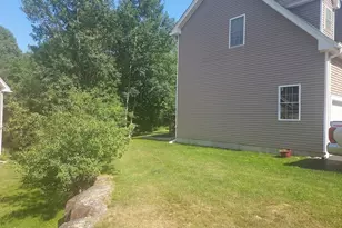 17 Oakes Cir, Millbury, MA 01527 - Photo 3