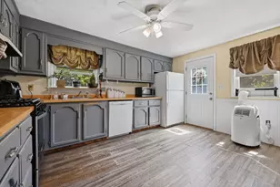 251 Totman St, Lowell, MA 01854 - Photo 7