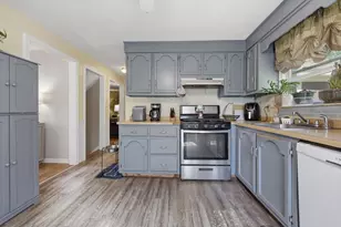 251 Totman St, Lowell, MA 01854 - Photo 9