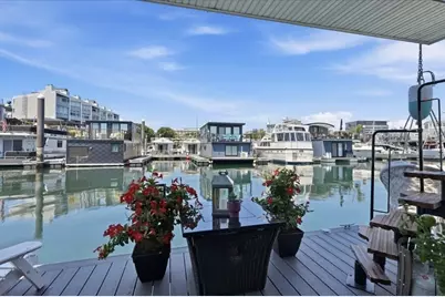 1 Pier 8 13th St #B28, Boston, MA 02129 - Photo 23