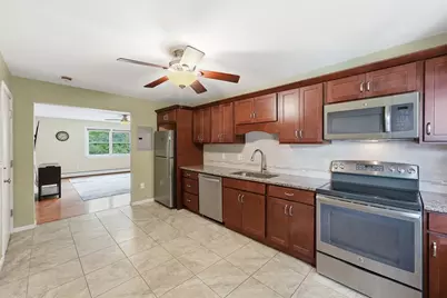 90 Colonial Circle #D, Chicopee, MA 01020 - Photo 7