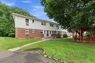 90 Colonial Cir, Chicopee, MA 01020 - Photo 23