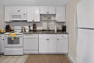 52 Beach St, Plymouth, MA 02360 - Photo 3