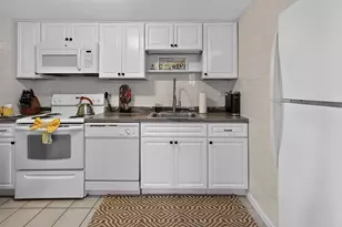 52 Beach St, Plymouth, MA 02360 - Photo 3