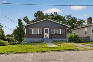 52 Beach St, Plymouth, MA 02360 - Photo 1