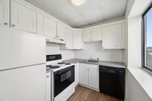 549 E 4th St, Boston, MA 02127 - Photo 5