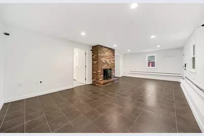 81 Seaver St, Wellesley, MA 02481 - Photo 25