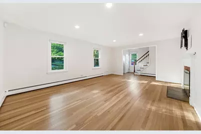 81 Seaver St, Wellesley, MA 02481 - Photo 9
