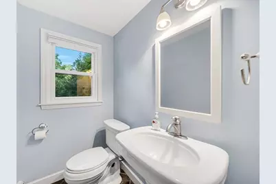 81 Seaver St, Wellesley, MA 02481 - Photo 15