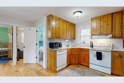 8 Juniper St, West Brookfield, MA 01585 - Photo 9