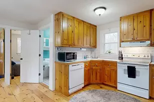 8 Juniper St, West Brookfield, MA 01585 - Photo 9