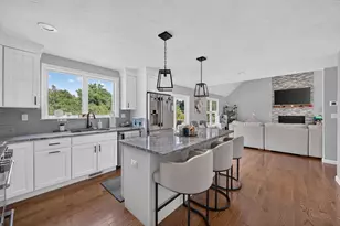 21 Bunker Ln, Lakeville, MA 02347 - Photo 5