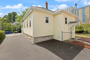 135 Brookings St, Medford, MA 02155 - Photo 13
