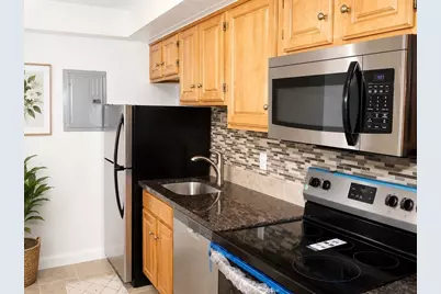 1025 Hancock St #10C, Quincy, MA 02169 - Photo 5