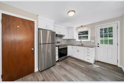 566 Main St, Stoneham, MA 02180 - Photo 9