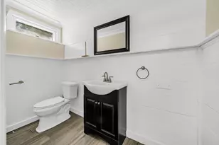 566 Main St, Stoneham, MA 02180 - Photo 17