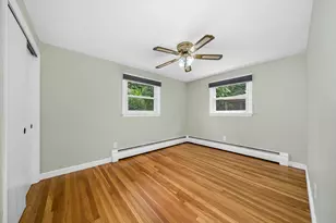 566 Main St, Stoneham, MA 02180 - Photo 11