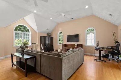 27 Irene Ave, Billerica, MA 01821 - Photo 9