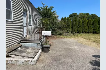 28 N Spooner St, Plymouth, MA 02360 - Photo 3