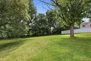 6 Locke Rd, Billerica, MA 01821 - Photo 37