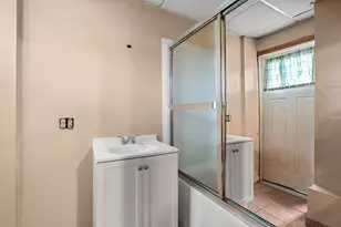 192 Lexington St, Boston, MA 02128 - Photo 17