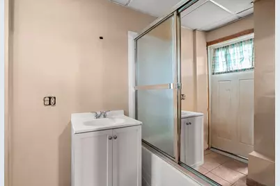 192 Lexington St, Boston, MA 02128 - Photo 17