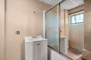 192 Lexington St, Boston, MA 02128 - Photo 17